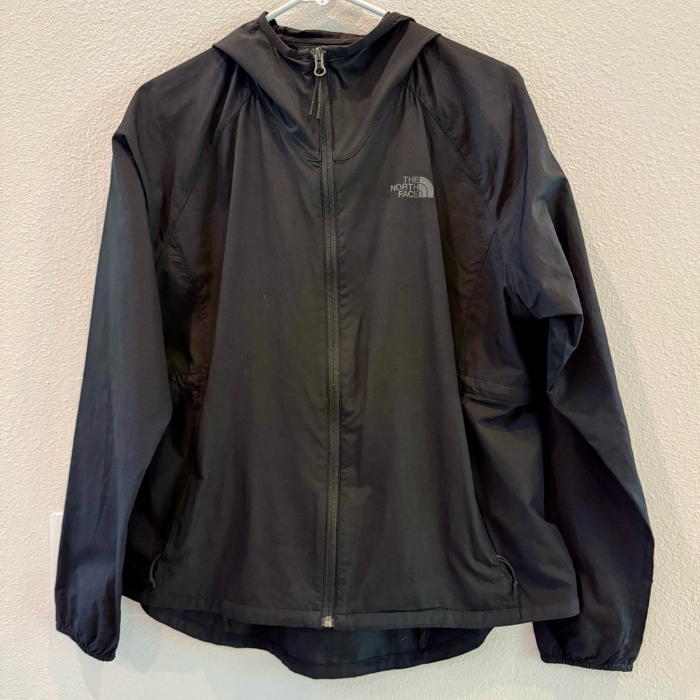 The North Face Women’s Black Windwall Windbreaker